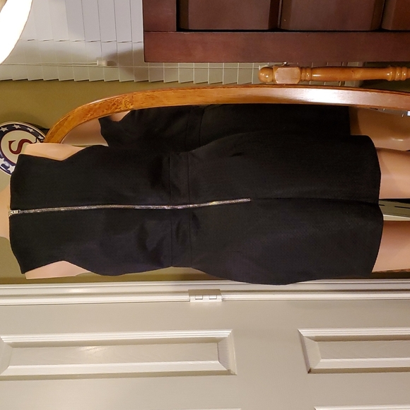 🎉CLOSET CLEAROUT GBX, perfect little black dress - Picture 5 of 9